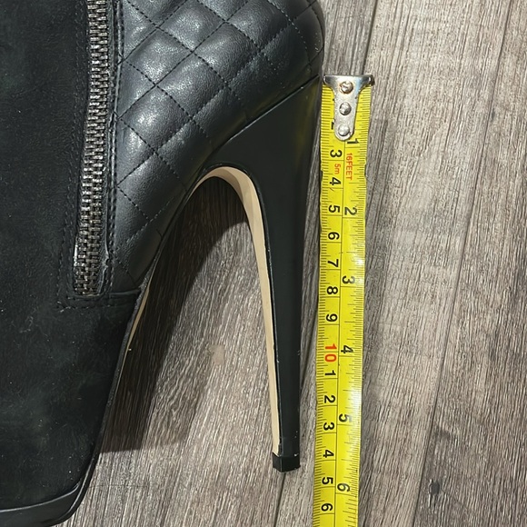 TRUTH OR DARE BY MADONNA MISHONSKI BLACK ANKLE BOOTIES WITH STILET… - Picture 4 of 6